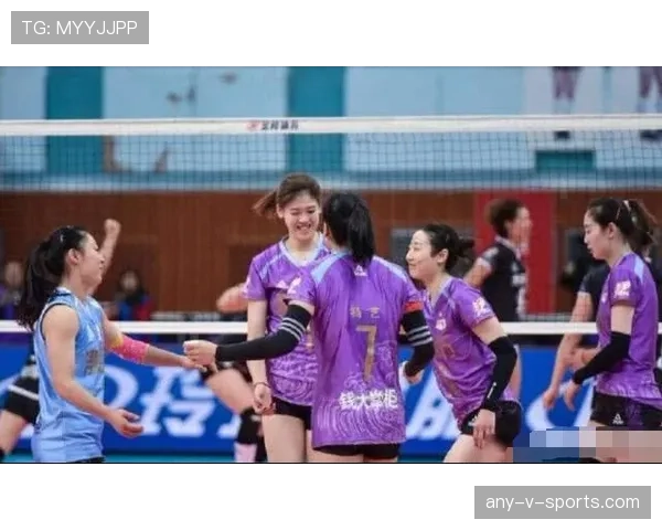李盈莹训练室外买耗材，竟然比队友私厨还精致？
